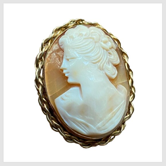 Vintage Hand-Carved Shell Cameo Brooch or Pendant, 14K Gold Frame, Signed Winard - Picture 5 of 8